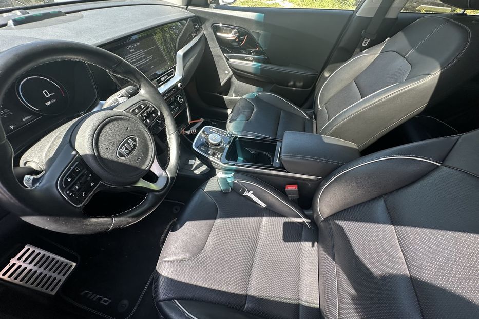 Продам Kia Niro 64квт 2021 года в Львове