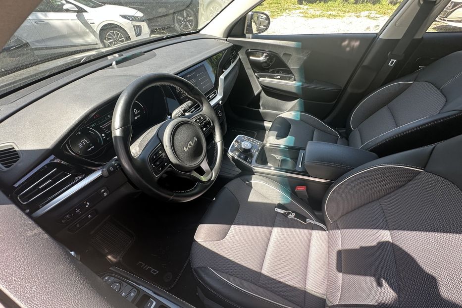Продам Kia Niro 64квт 2021 года в Львове