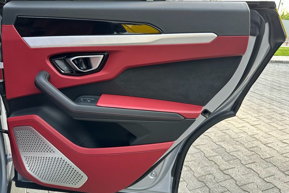 Продам Lamborghini Urus 2019 года в Киеве
