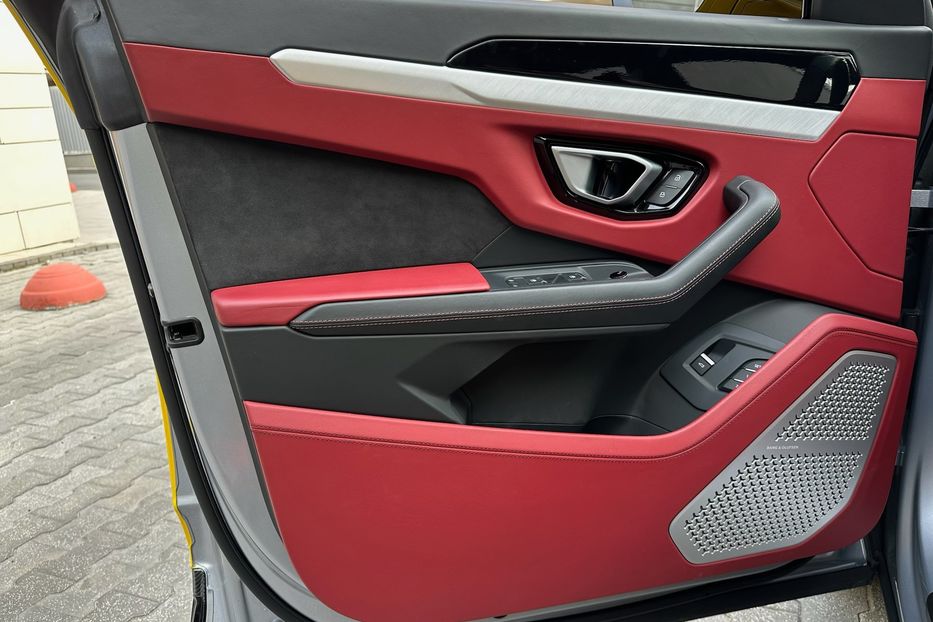 Продам Lamborghini Urus 2019 года в Киеве