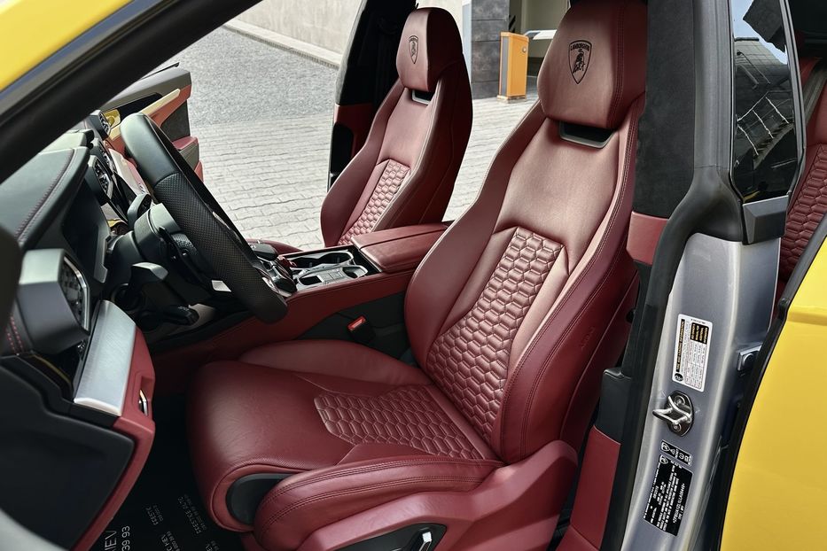 Продам Lamborghini Urus 2019 года в Киеве