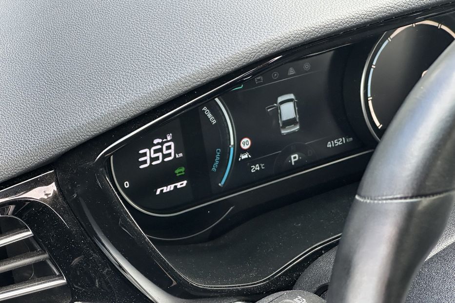 Продам Kia Niro 64 kw 2022 года в Львове