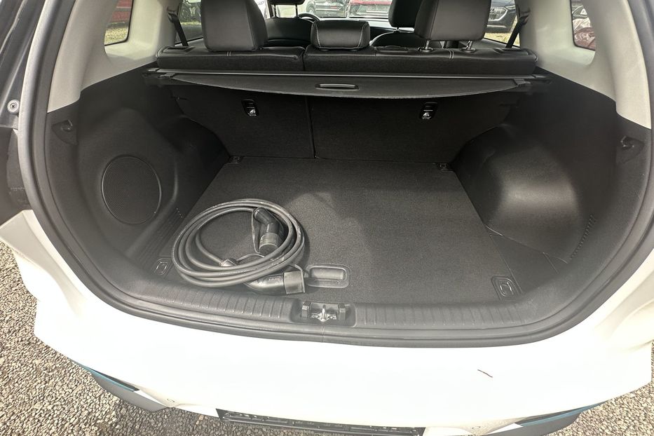 Продам Kia Niro 64 kw 2021 года в Львове