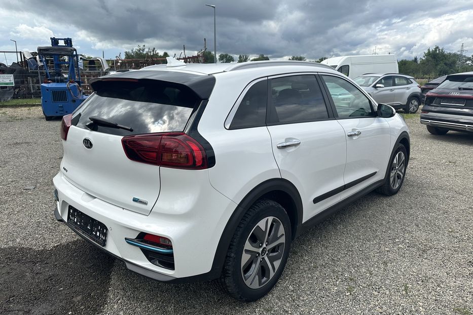 Продам Kia Niro 64 kw 2021 года в Львове