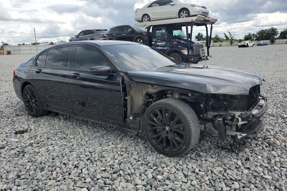 Продам BMW 740 I 2020 года в Черновцах