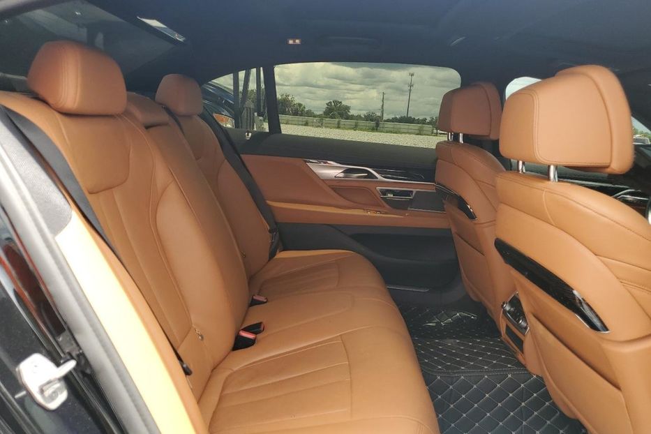 Продам BMW 740 I 2020 года в Черновцах