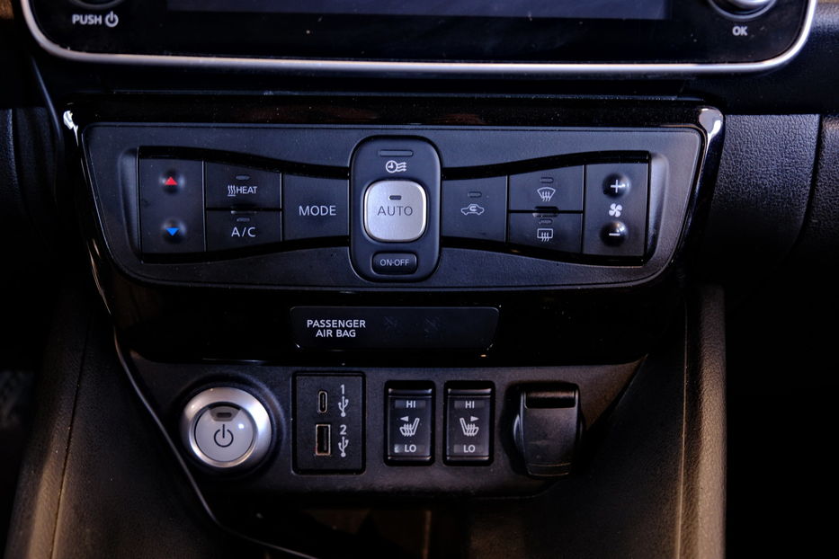 Продам Nissan Leaf 2022 года в Одессе