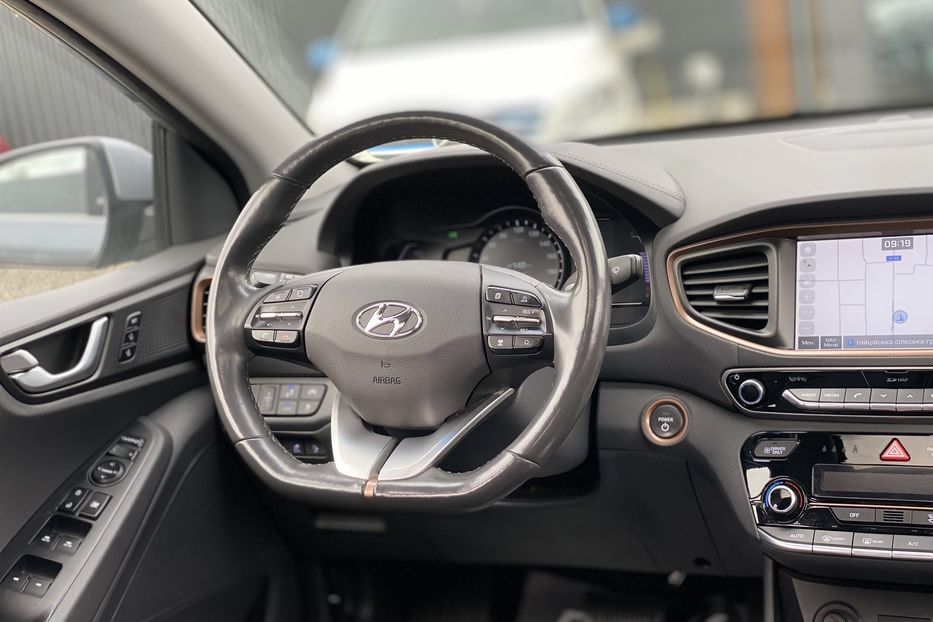 Продам Hyundai Ioniq 2017 года в Луцке