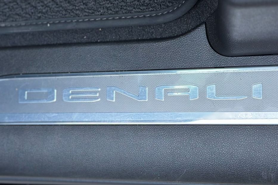 Продам GMC Sierra 1500 DENALI 2024 года в Киеве