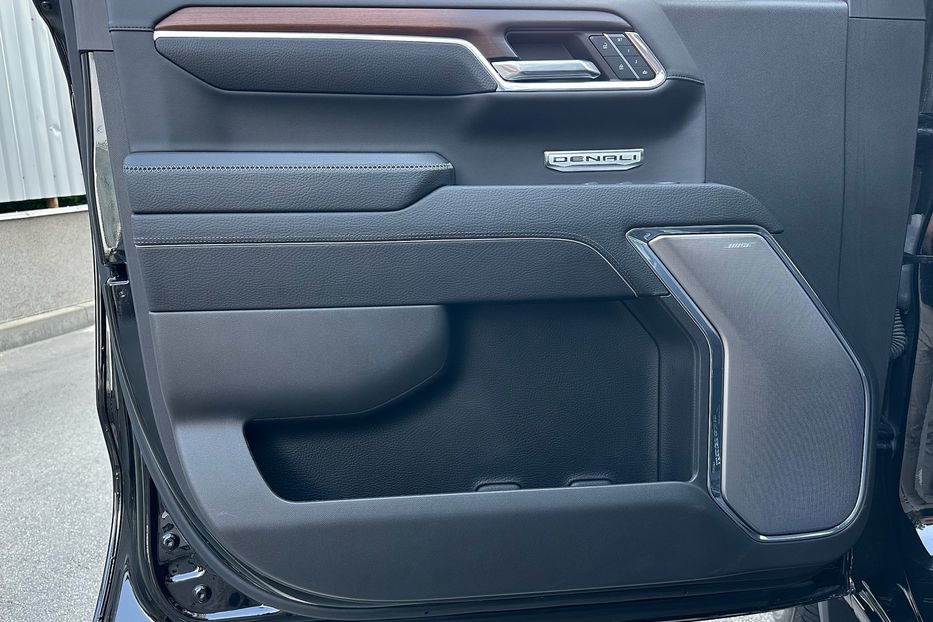 Продам GMC Sierra 1500 DENALI 2024 года в Киеве