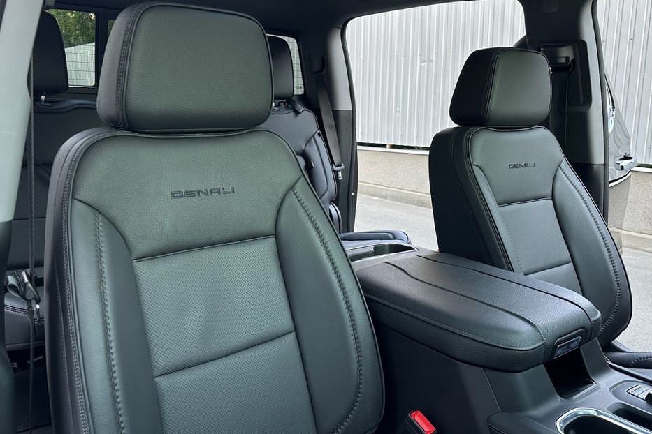 Продам GMC Sierra 1500 DENALI 2024 года в Киеве