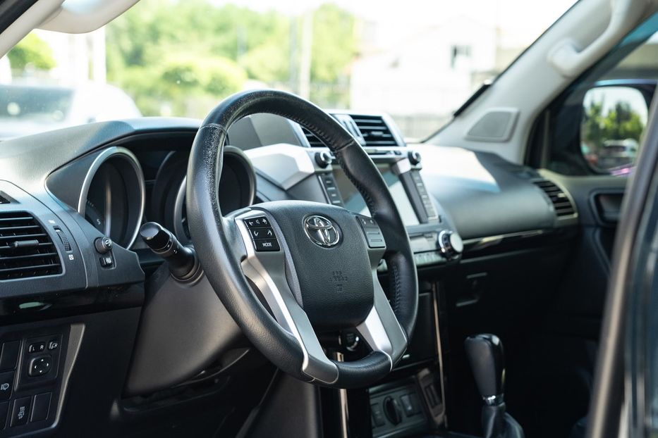 Продам Toyota Land Cruiser Prado 2016 года в Черновцах