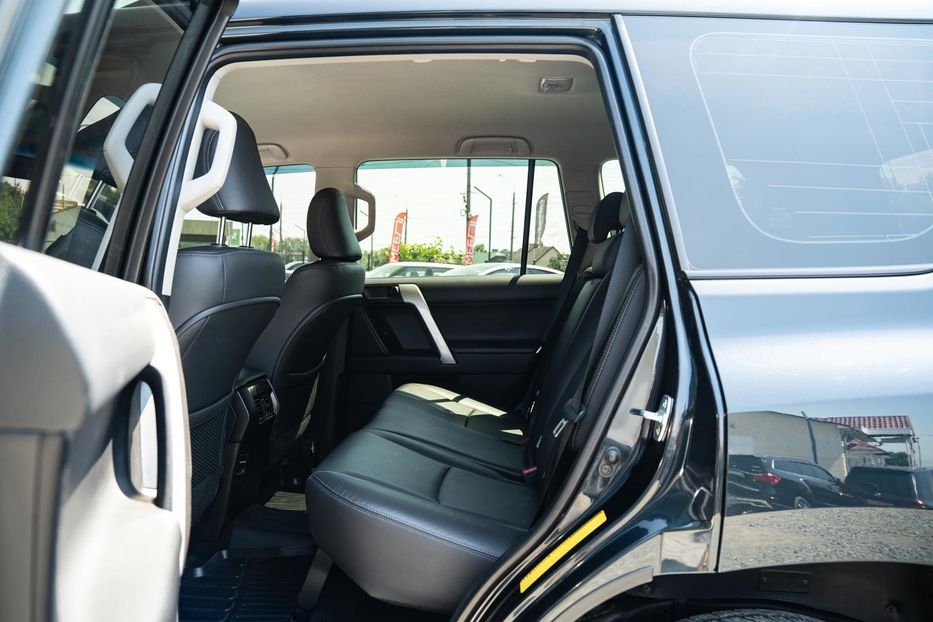 Продам Toyota Land Cruiser Prado 2016 года в Черновцах