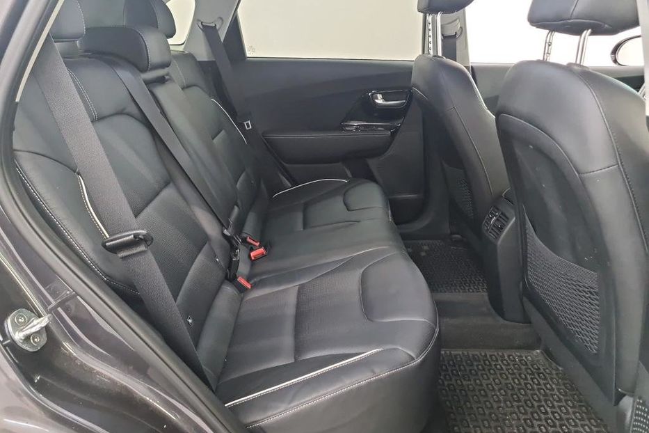 Продам Kia Niro 64 квт авто в дорозі 2020 года в Львове