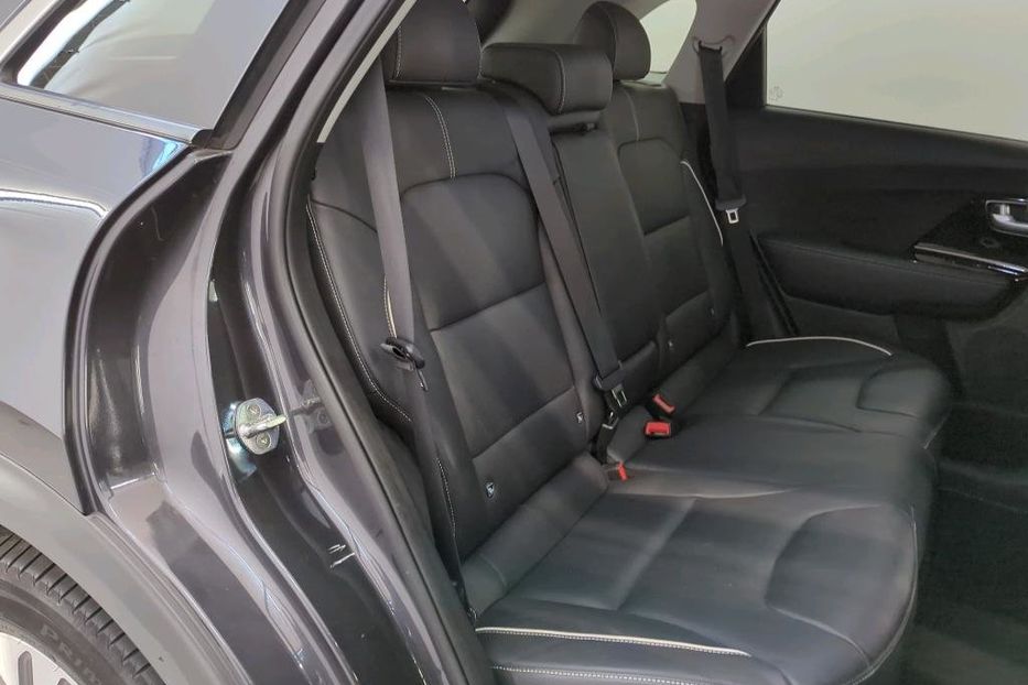 Продам Kia Niro 64квт авто в дорозі 2020 года в Львове