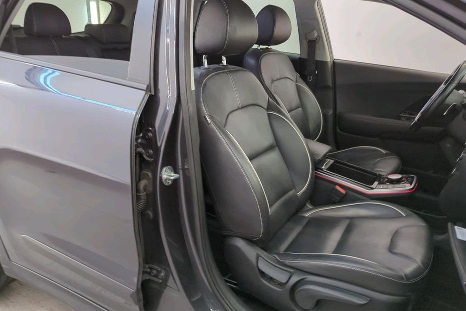 Продам Kia Niro 64квт авто в дорозі 2020 года в Львове
