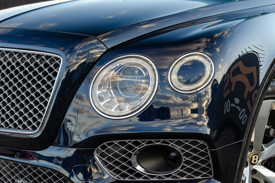 Продам Bentley Bentayga S 4.0T 2019 года в Киеве