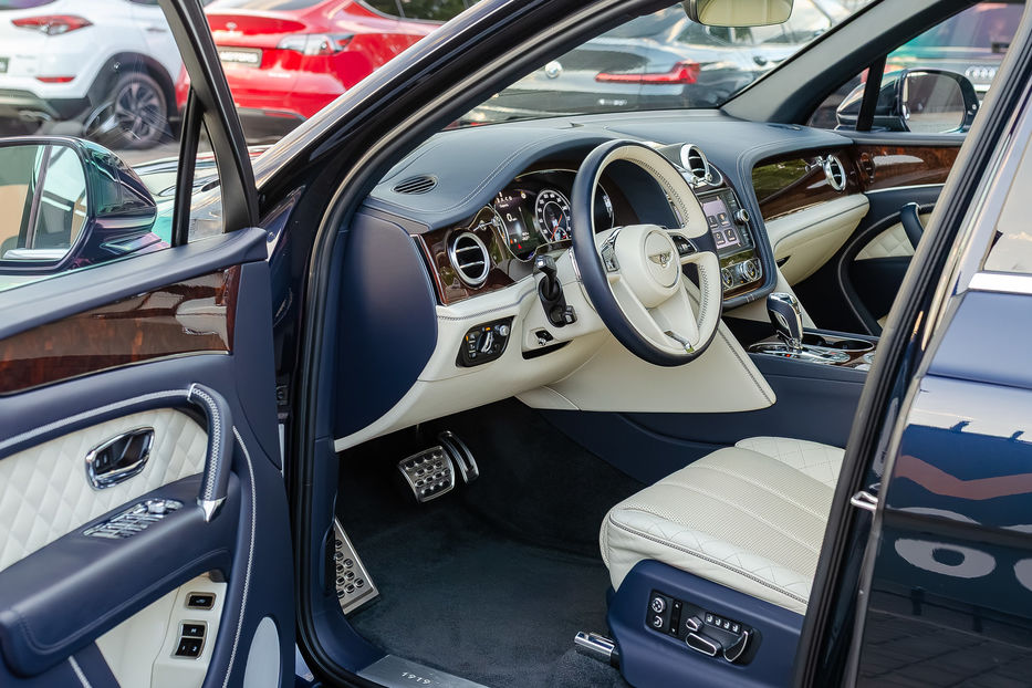 Продам Bentley Bentayga S 4.0T 2019 года в Киеве