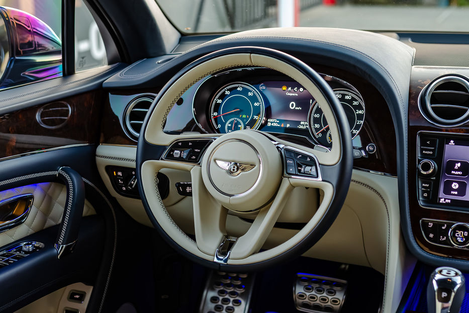 Продам Bentley Bentayga S 4.0T 2019 года в Киеве