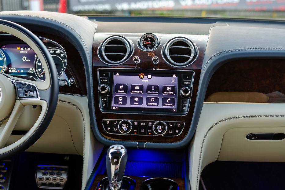 Продам Bentley Bentayga S 4.0T 2019 года в Киеве