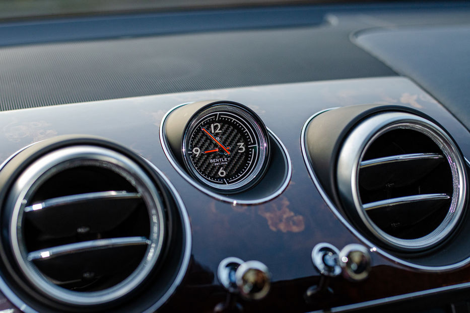Продам Bentley Bentayga S 4.0T 2019 года в Киеве