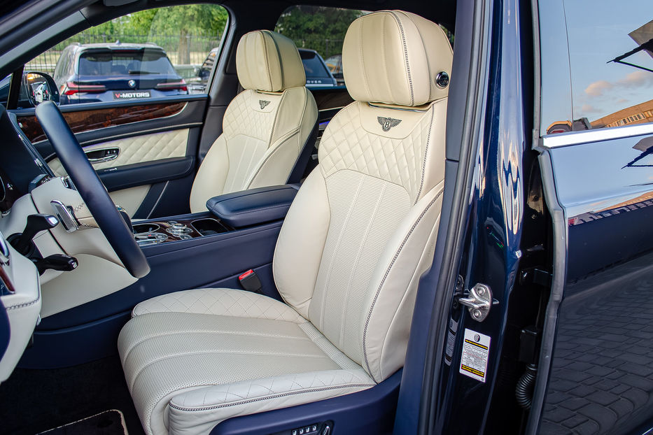 Продам Bentley Bentayga S 4.0T 2019 года в Киеве