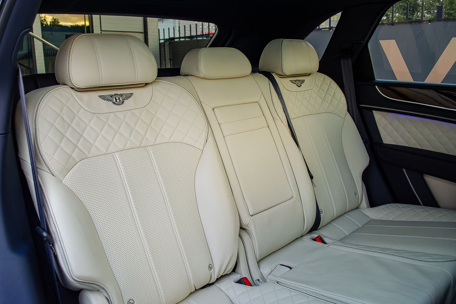 Продам Bentley Bentayga S 4.0T 2019 года в Киеве