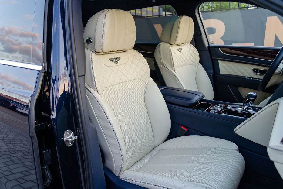 Продам Bentley Bentayga S 4.0T 2019 года в Киеве