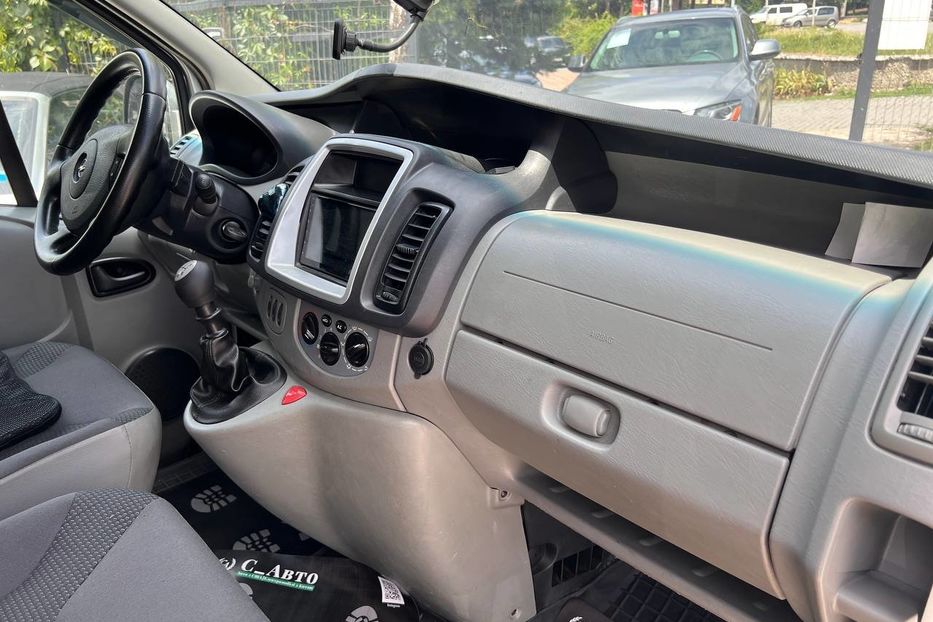 Продам Opel Vivaro пасс. 2012 года в Черновцах