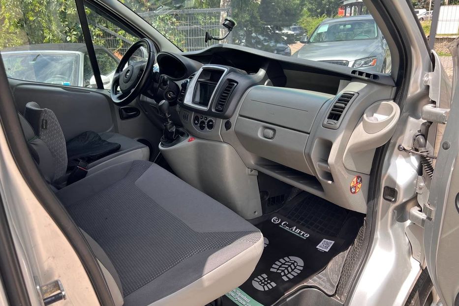 Продам Opel Vivaro пасс. 2012 года в Черновцах