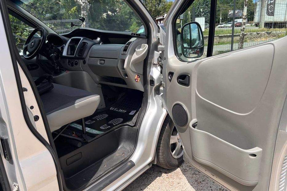 Продам Opel Vivaro пасс. 2012 года в Черновцах