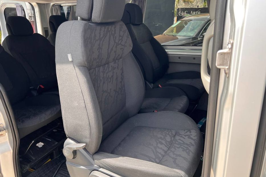 Продам Opel Vivaro пасс. 2012 года в Черновцах