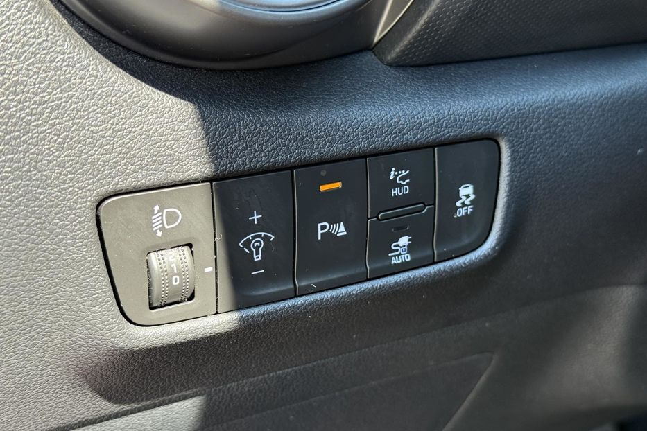 Продам Hyundai Kona 64 kw авто в Рівному 2021 года в Львове