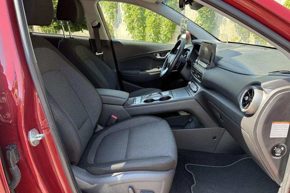 Продам Hyundai Kona 64 kw авто в Рівному 2021 года в Львове