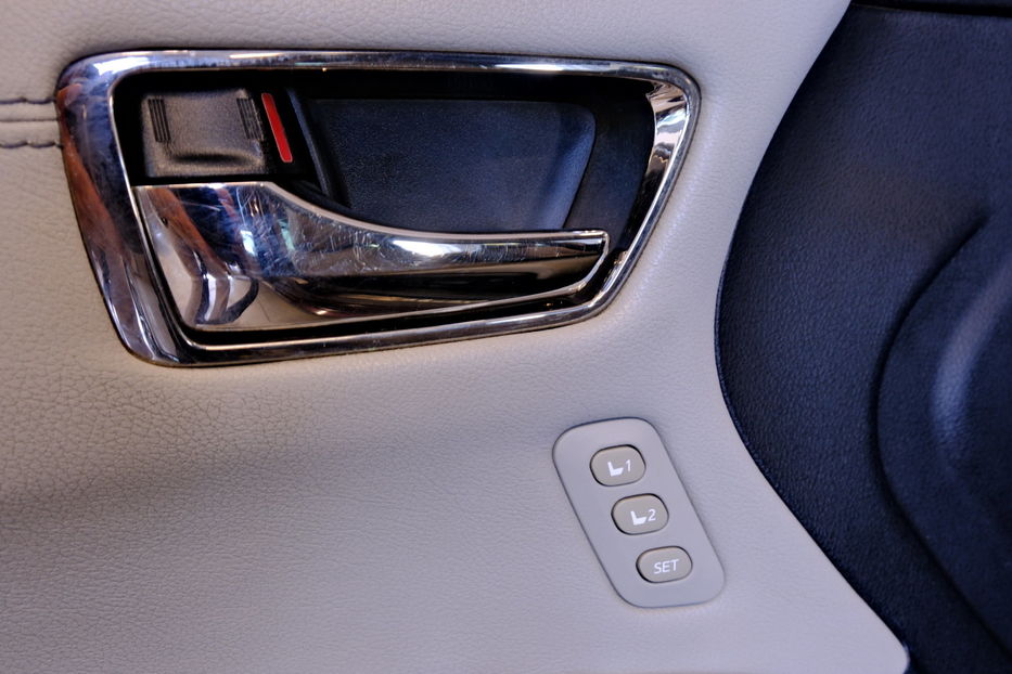 Продам Toyota Avalon Hybrid 2014 года в Одессе