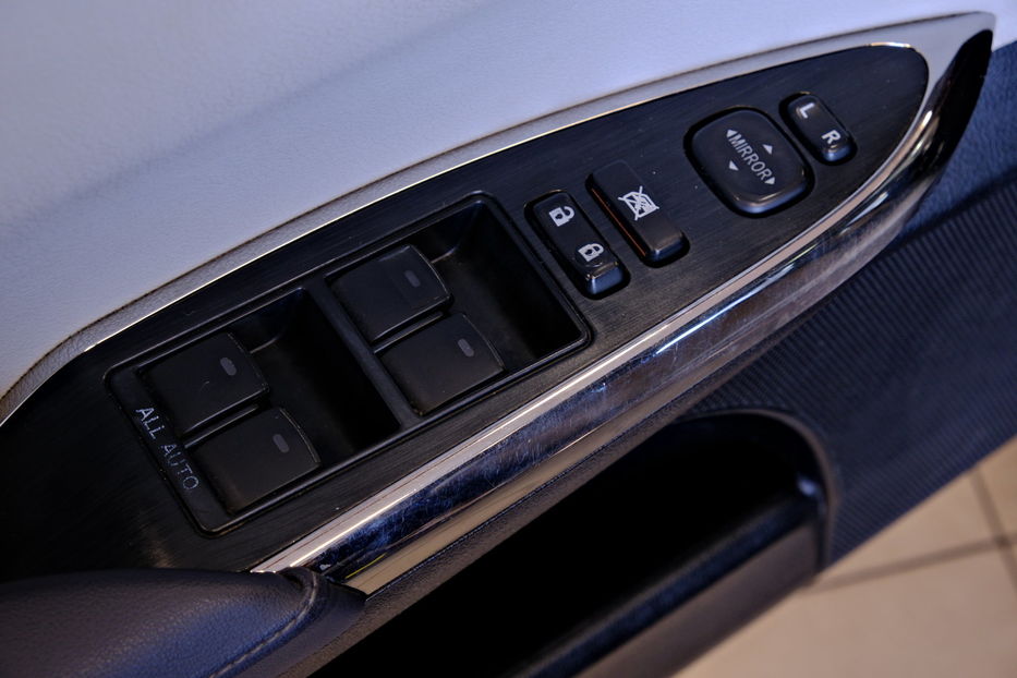 Продам Toyota Avalon Hybrid 2014 года в Одессе