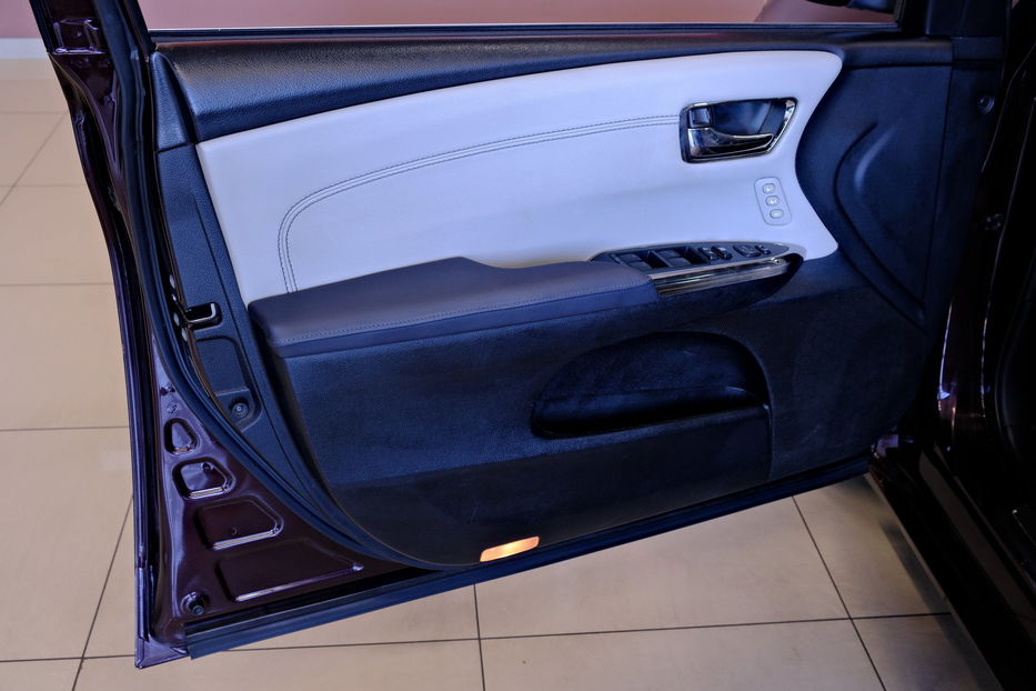 Продам Toyota Avalon Hybrid 2014 года в Одессе
