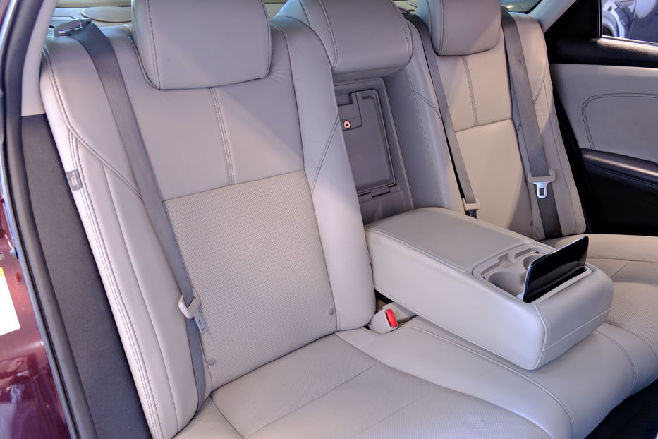 Продам Toyota Avalon Hybrid 2014 года в Одессе