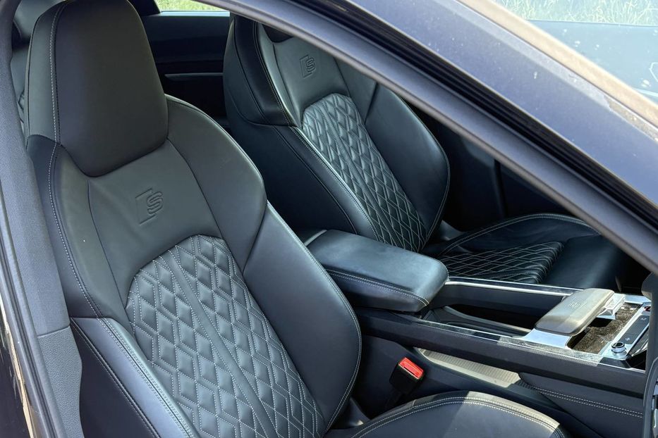 Продам Audi E-Tron E-TRON S 370KW S-LINE NE MALOV 2021 года в Львове