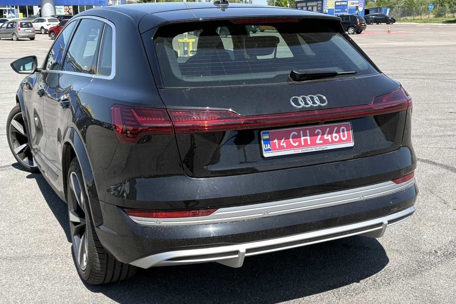 Продам Audi E-Tron E-TRON S 370KW S-LINE NE MALOV 2021 года в Львове