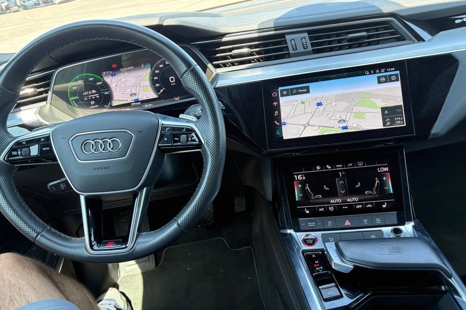 Продам Audi E-Tron E-TRON S 370KW S-LINE NE MALOV 2021 года в Львове