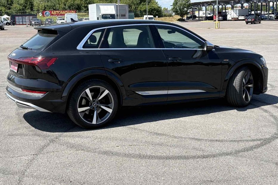 Продам Audi E-Tron E-TRON S 370KW S-LINE NE MALOV 2021 года в Львове