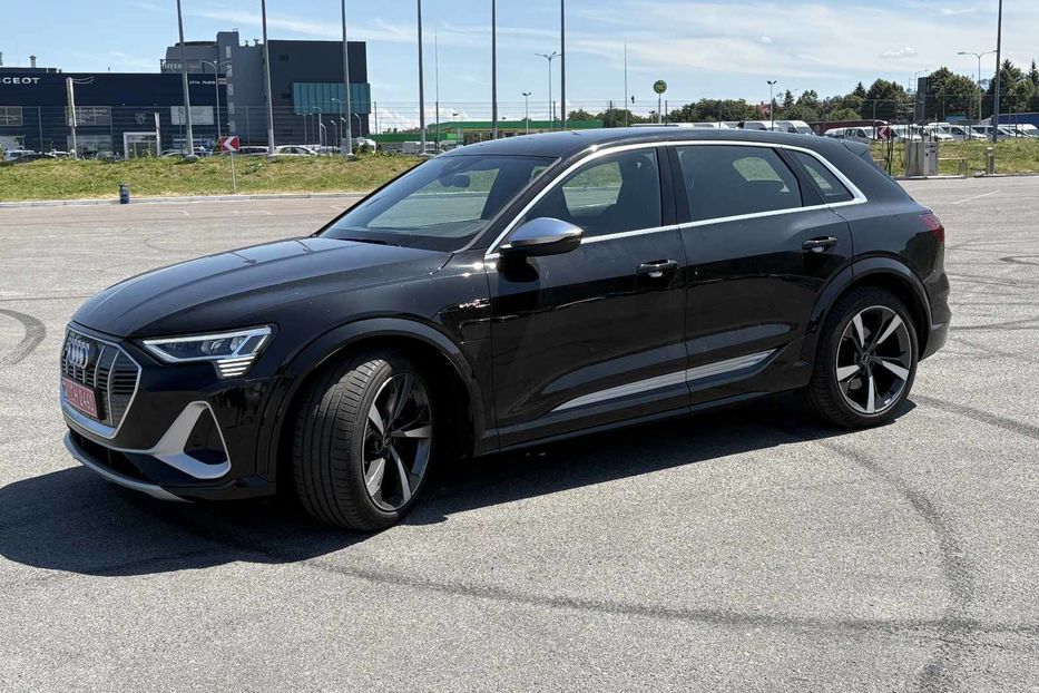 Продам Audi E-Tron E-TRON S 370KW S-LINE NE MALOV 2021 года в Львове
