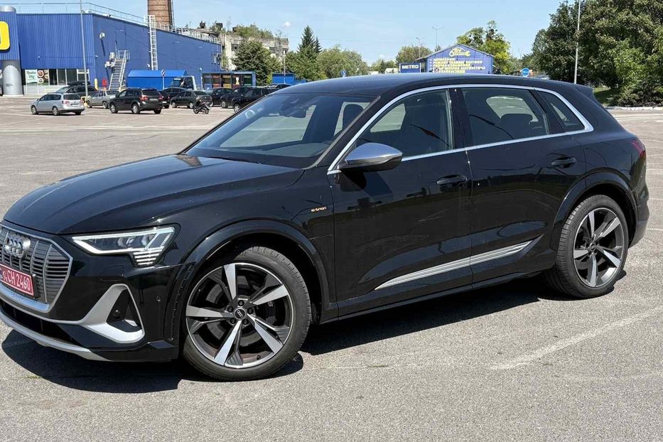 Продам Audi E-Tron E-TRON S 370KW S-LINE NE MALOV 2021 года в Львове