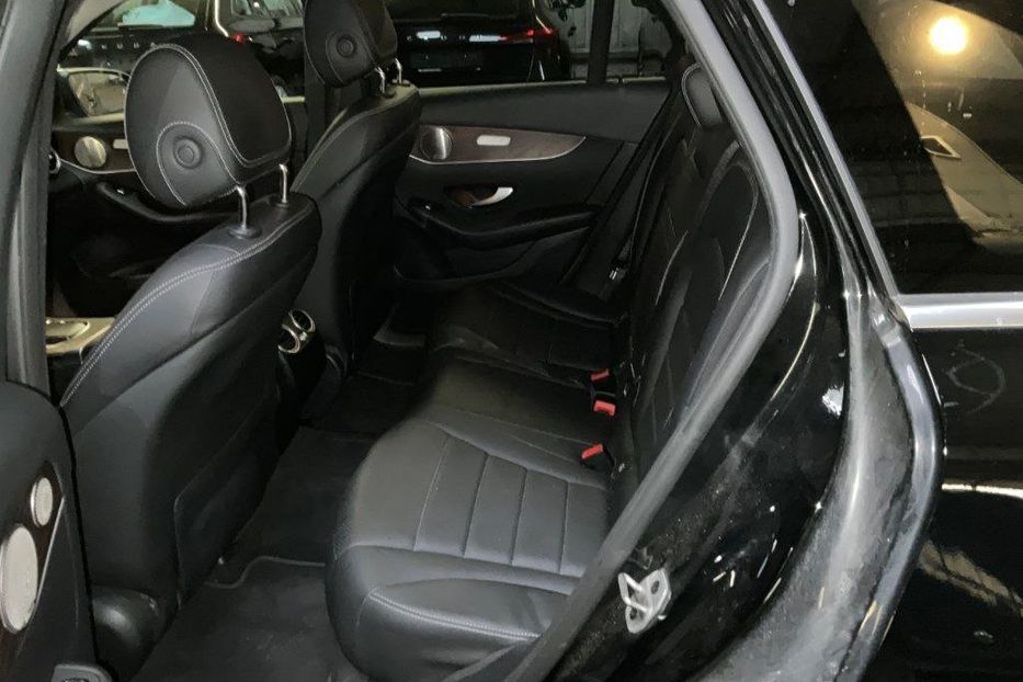 Продам Mercedes-Benz GLC-Class GLC300  2021 года в Львове