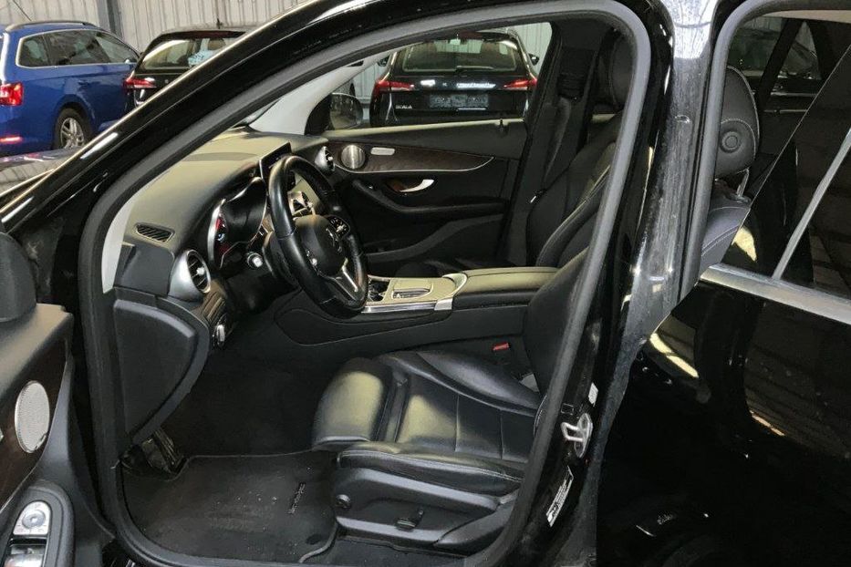 Продам Mercedes-Benz GLC-Class GLC300  2021 года в Львове