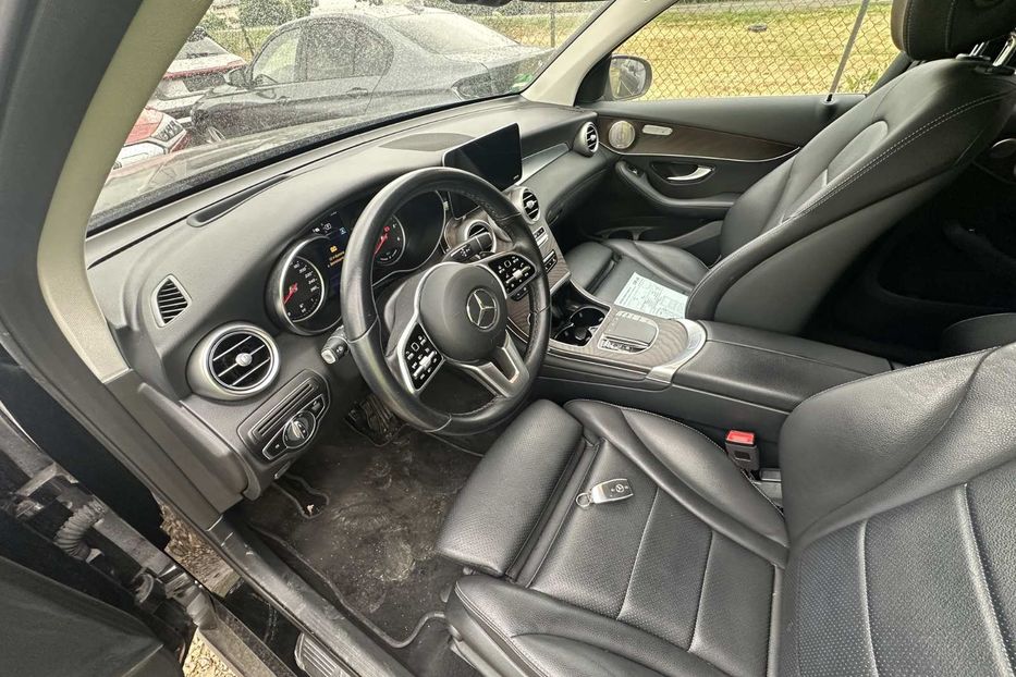 Продам Mercedes-Benz GLC-Class GLC300  2021 года в Львове