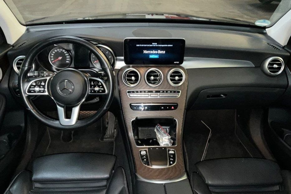 Продам Mercedes-Benz GLC-Class GLC300  2021 года в Львове