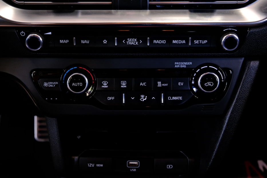 Продам Kia Niro EV 2022 года в Одессе