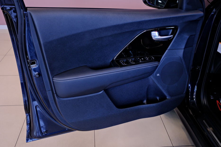 Продам Kia Niro EV 2022 года в Одессе